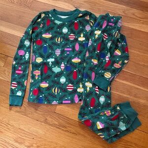 Hanna Anderssson 130/8 GN Green Christmas Ornaments Pajama Set